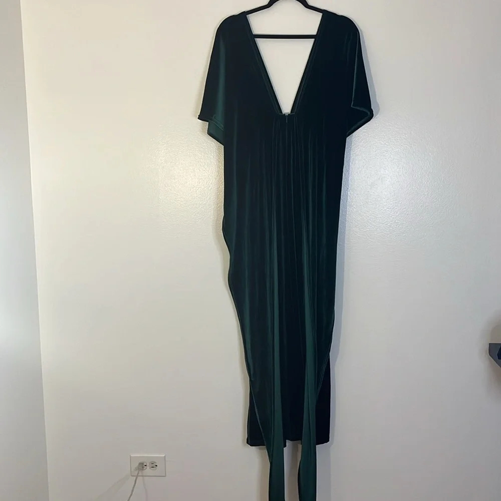 Revelry | Velvet dark green maxi low cut dress Womens size M short sleeve train - Picture 5 of 13